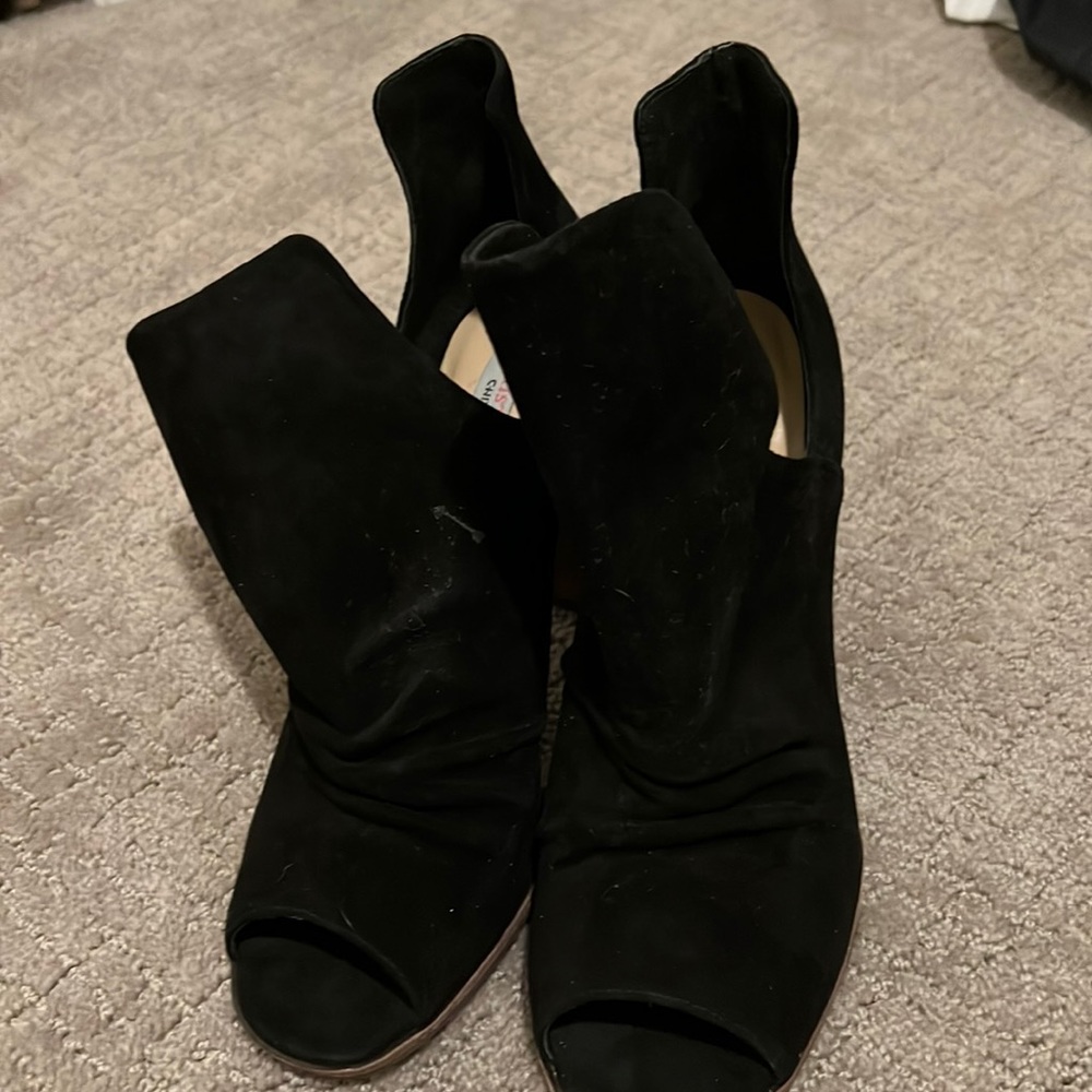 Chinese Laundry peep toe heels - size 8